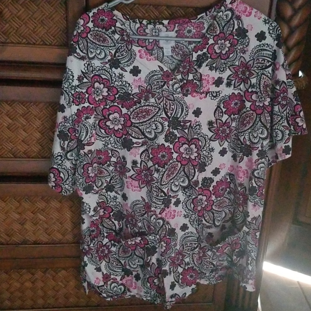 Scrub top